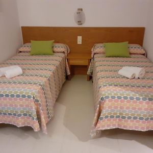 Studio Lit King-Size
